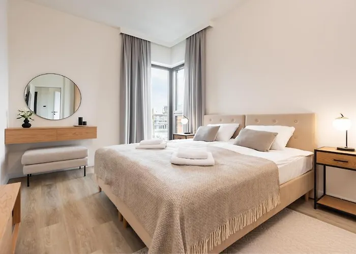 Flatbook - Yacht Harbor Premium Sol Marina